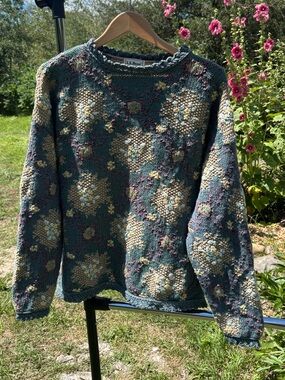 L.L. Bean Women's Floral Crewneck knit Sweater
